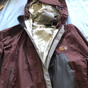 Mountain Hardwear Rain Jacket Maroon Women Medium